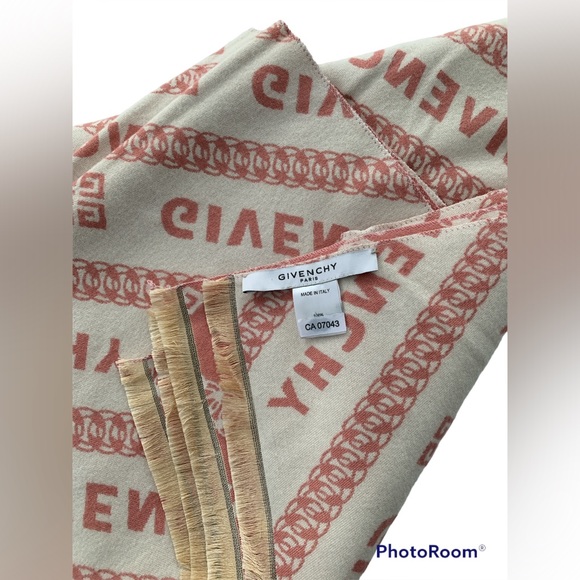 ❤️🔥❤️ GIVENCHY AUTHENTIC DOUBLE SIDED 100% WOOL LARGE SCARF ❤️🔥❤️ - Picture 4 of 8